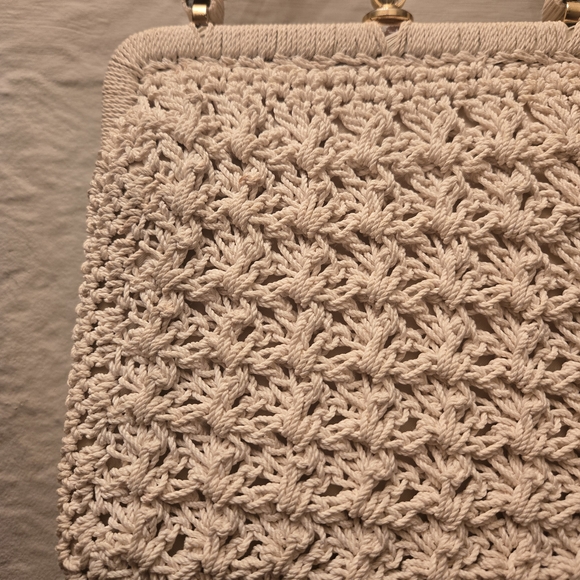 Vintage 60s Crochet Top Handle Handbag Ivory Kiss Lock - Picture 4 of 7